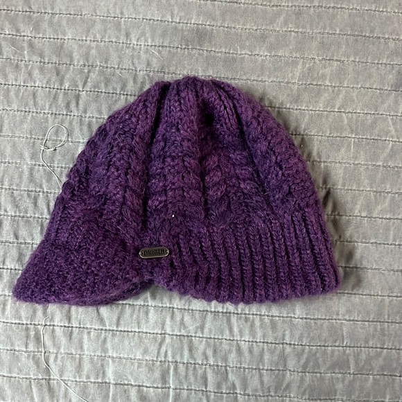 Duluth women’s winter toboggan hat - Picture 1 of 5